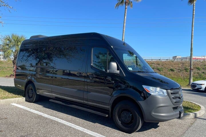 Stress-Free Private Transfers Between MCO and Walt Disney World Resorts photo 5