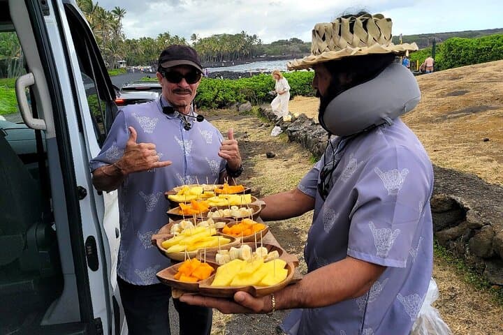 Private Hilo & Volcanoes Tour: Rainbow Falls, Lava Tube & Punaluʻu photo 6