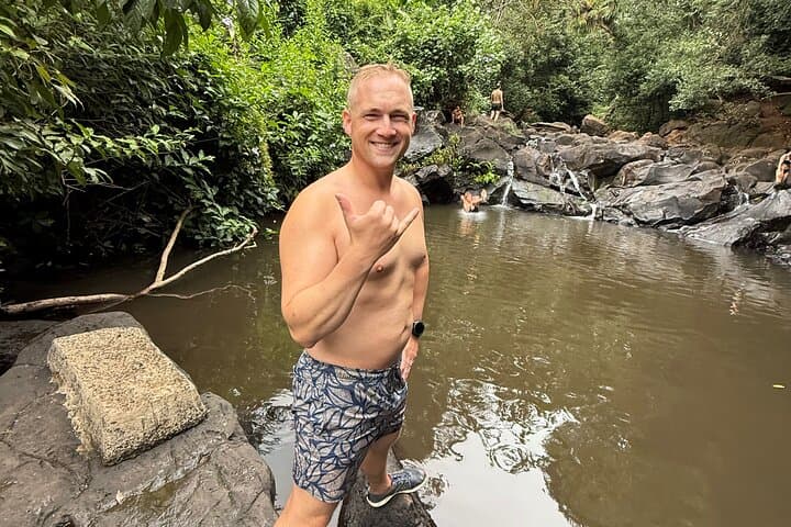 Hidden Oahu Forest Hike: Swim in a Secret Freshwater Stream photo 4