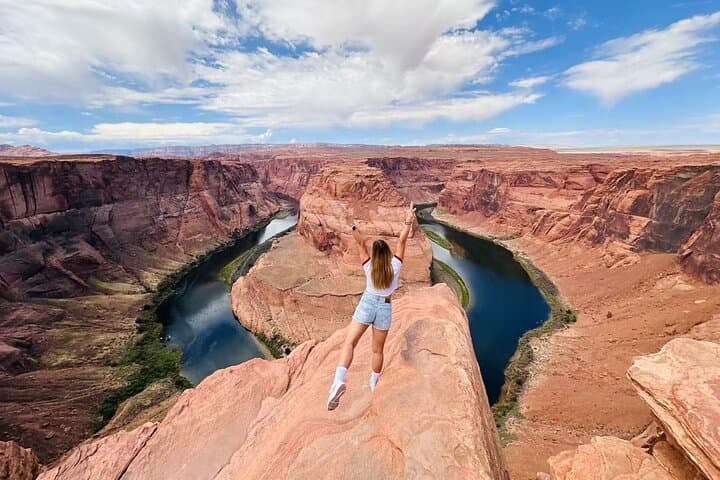 Explore Antelope Canyon, Grand Canyon & Zion: Epic 2-Day Southwest Adventure from Las Vegas