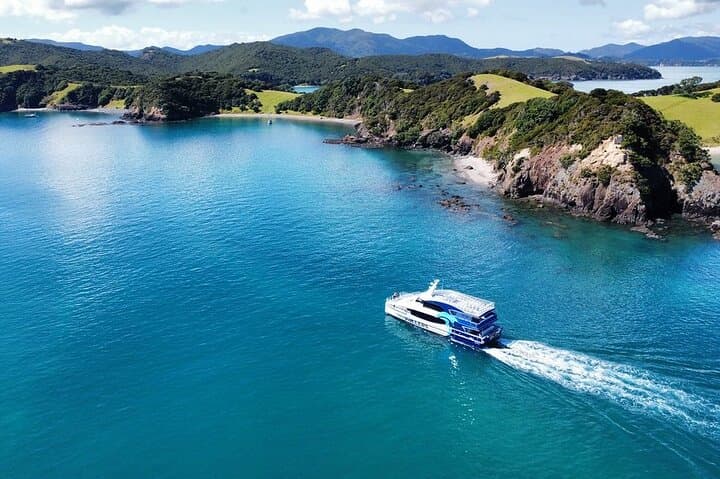 Bay of Islands 2-Day Cruise & Small-Group Tour from Auckland photo 4