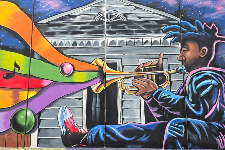 Last Fling in NOLA: French Quarter Pub Crawl and Scandalous History Tour