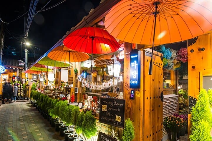 Seoul Nightscape Tour: Ikseon-dong Hanok Village to Bugak Sky Pavilion