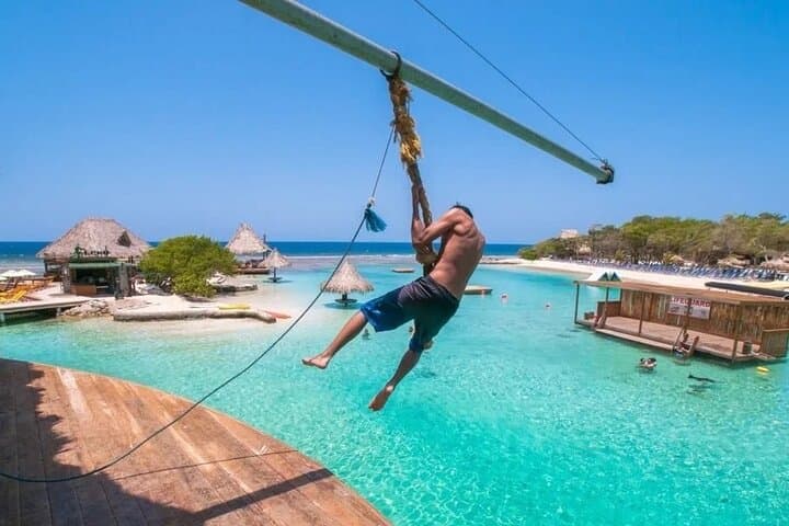 Roatan Private Island Day Pass: Snorkel, Kayak & Sandbar Packages photo 5