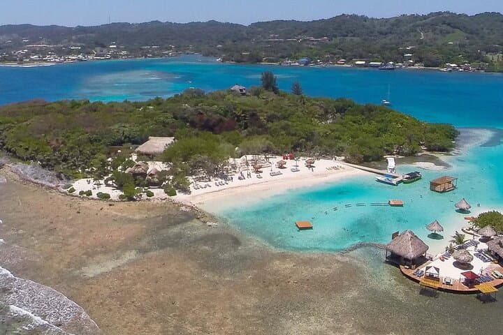 Roatan Private Island Day Pass: Snorkel, Kayak & Sandbar Packages photo 3