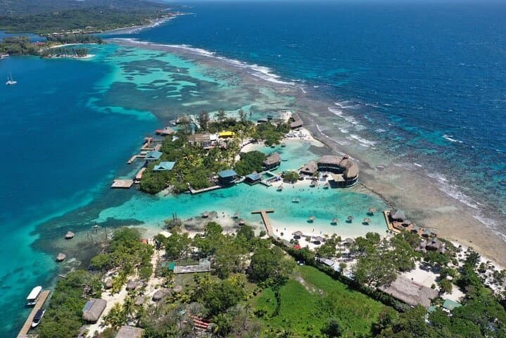 Roatan Private Island Day Pass: Snorkel, Kayak & Sandbar Packages