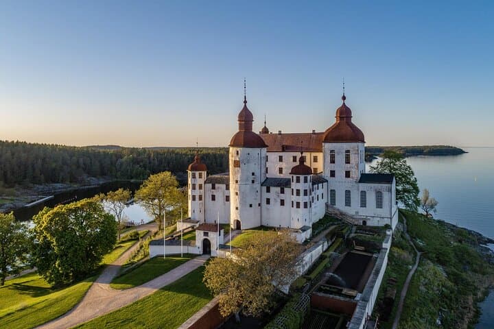 Private Day Trip to Lake Vänern and Läckö Castle from Gothenburg