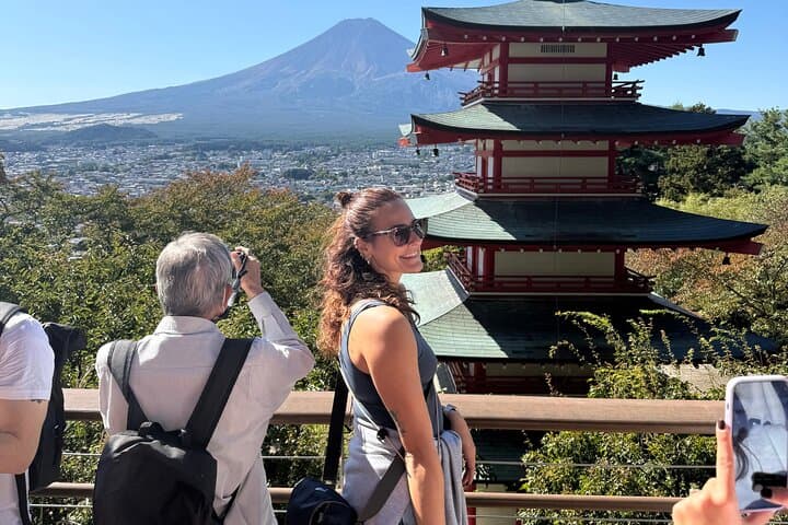 Mt Fuji & Hakone Private Day Tour from Tokyo — 5th Station, Lake Ashi & Ropeway