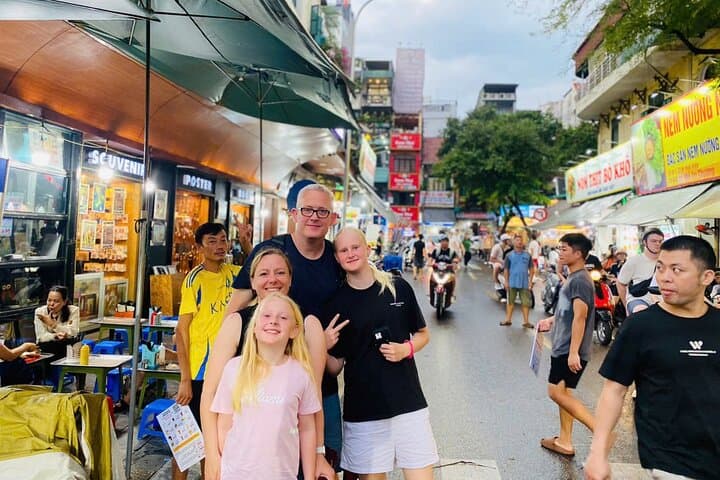 Hanoi Morning Foodie and Mini Coffee Class: Old Quarter Walking Taste Tour