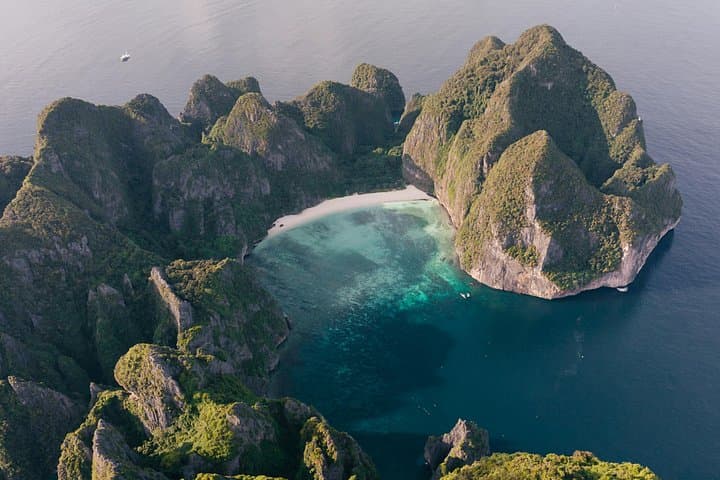 Phi Phi Islands Speedboat Snorkel: Koh Yao Yai to Maya Bay & Koh Bida Nok photo 2