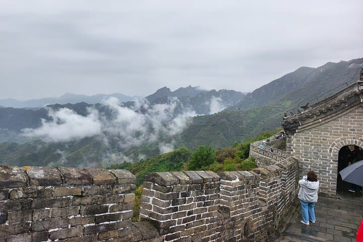 Private Transfer and Visit: Daxing Airport to Mutianyu Great Wall photo 6