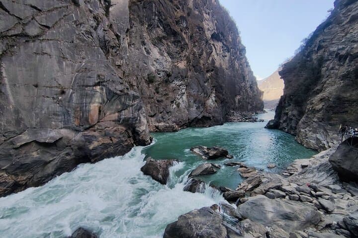 Day Hike Tiger Leaping Gorge: Private One-Day Trek Along the Jinsha River photo 5