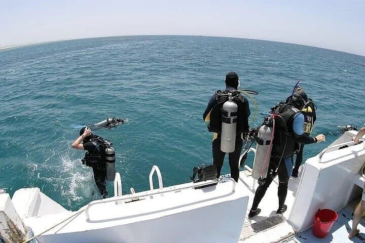 Hurghada Beginner Scuba Diving: Red Sea Boat Trip with Snorkeling & Lunch photo 2
