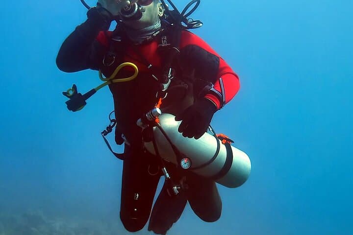 Beginner Scuba Dive in Aqaba's Red Sea | PADI 5-Star Experience photo 2