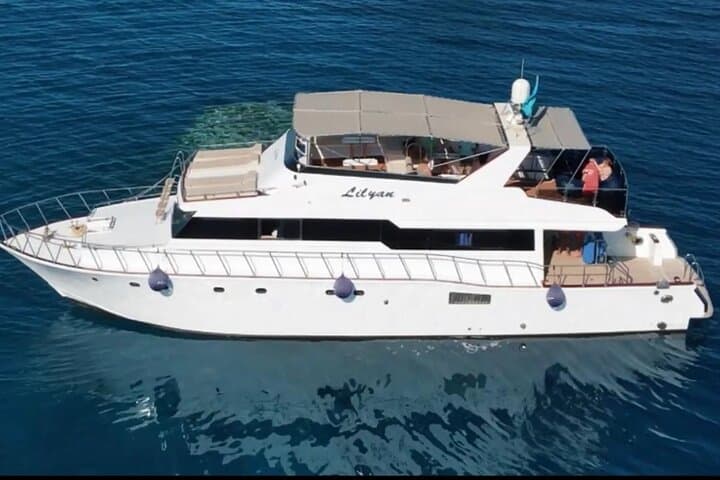 Private Yacht Charter in Hurghada: Red Sea Snorkel & Gourmet Lunch