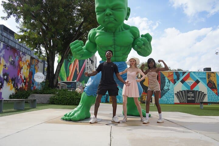 Explore Miami’s Vibrant Neighborhoods and Biscayne Bay on a Small Group Driving Tour photo 2