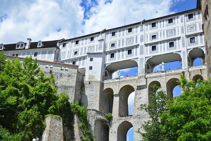 Prague-to-Vienna Transfer with Guided Stop in Český Krumlov: Castle Views & Riverwalk photo 3
