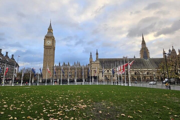 Walk Westminster: Parliament, Abbey and No.10 with St James's Park Lunch photo 3