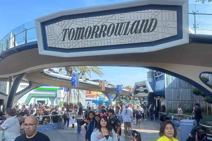 Private San Diego to Disneyland Round-Trip Shuttle — Door-to-Door Transfer photo 2