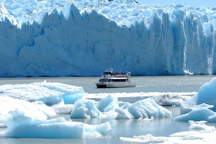 Perito Moreno Glacier Day Trip from El Calafate — Walkways & Optional Boat