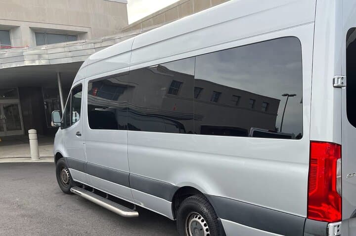 Smooth Arrival: Luxury Private Car Transfer from MSY to Downtown New Orleans photo 3