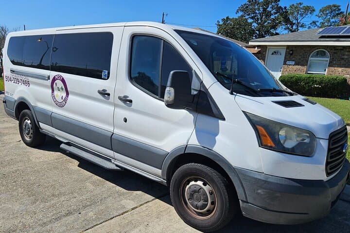 Smooth Arrival: Luxury Private Car Transfer from MSY to Downtown New Orleans photo 4