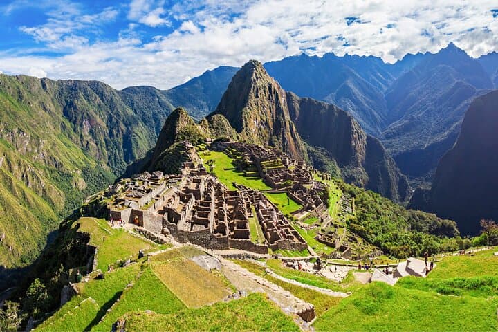 Machu Picchu Full-Day Tour from Cusco: Train, Guided Visit & Practical Tips photo 2