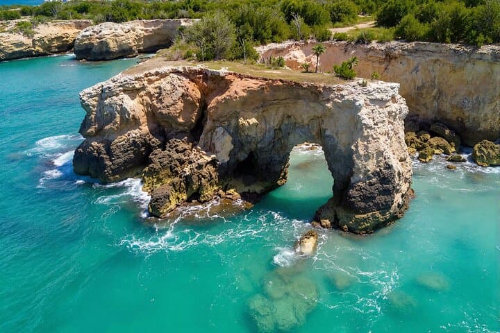 Anguilla 3-Hour Snorkel & Sightseeing Trip to Little Bay, Sandy Island & The Arch