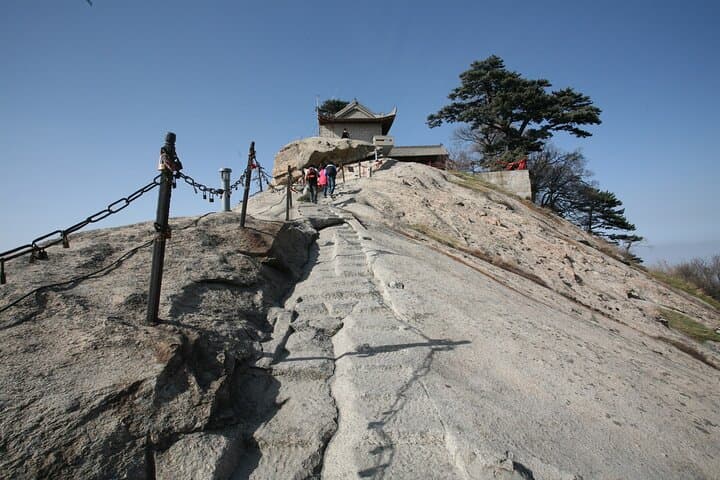 Conquer Mt. Huashan: Xi’an One-Day Mini Group Hike with Cable Car photo 4