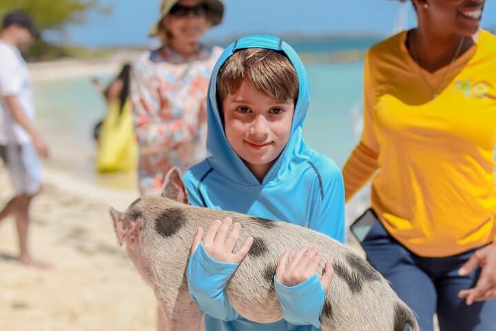 Custom Luxury Nassau Boat Charter with Photographer — Snorkel, Reefs & Wildlife photo 4