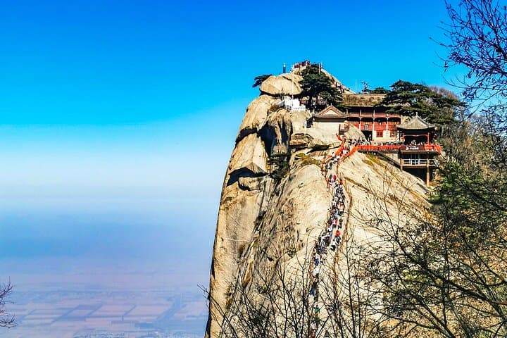 Conquer Mt. Huashan: Xi’an One-Day Mini Group Hike with Cable Car