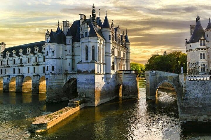 Loire Valley Day Trip: 3 Castles and Wine Tasting from Paris photo 2