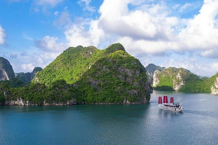 Bai Tu Long Day Cruise & Kayak: Halong Bay Karsts, Caves and Floating Village photo 2