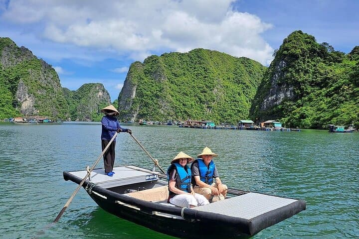 2-Day Bai Tu Long Bay Cruise: Thien Canh Son Cave, Vung Vieng & Kayaking photo 1