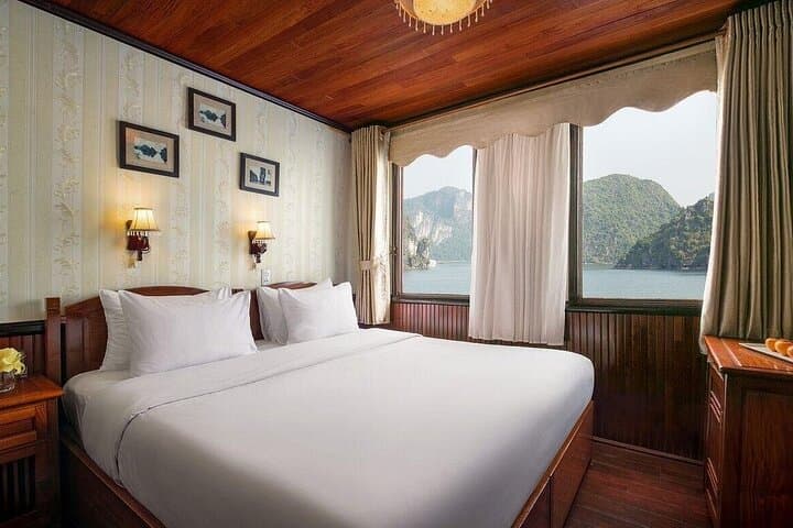 2-Day Bai Tu Long Bay Cruise: Thien Canh Son Cave, Vung Vieng & Kayaking photo 3