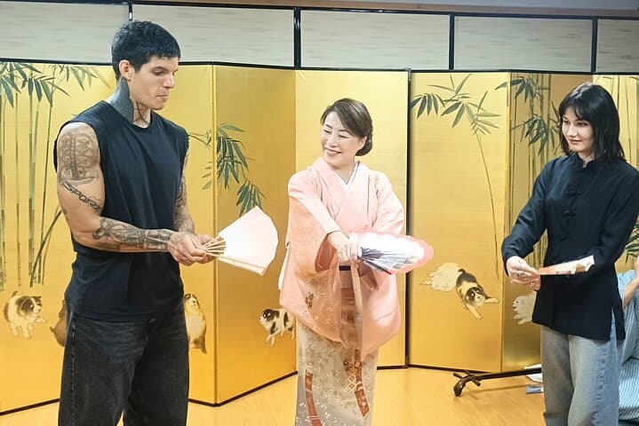 Learn Traditional Japanese Dance in Osaka — Hands-On Studio Lesson with Matcha photo 2