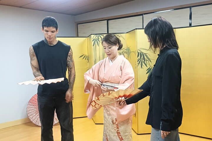 Learn Traditional Japanese Dance in Osaka — Hands-On Studio Lesson with Matcha photo 3
