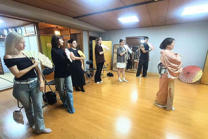 Learn Traditional Japanese Dance in Osaka — Hands-On Studio Lesson with Matcha photo 6