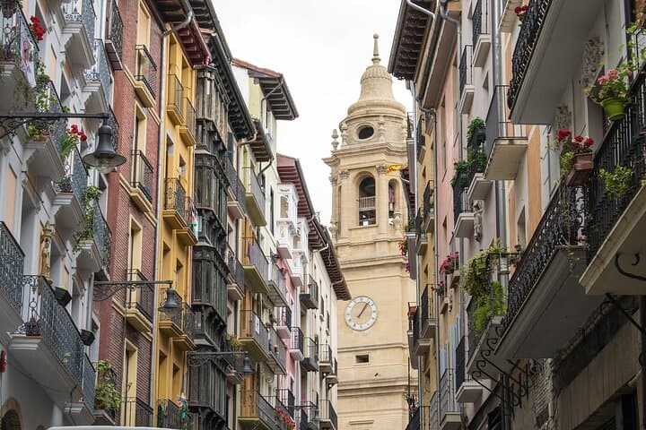 Solve a Murder Mystery While Walking Providencia: Self-Guided Detective Game in Santiago photo 5