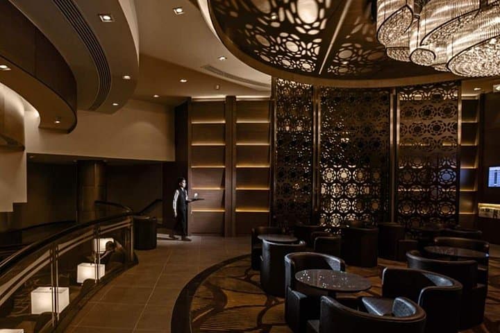 Pearl Lounge Abu Dhabi: 24-Hour Terminal 1 Lounge with Buffet & Showers photo 4