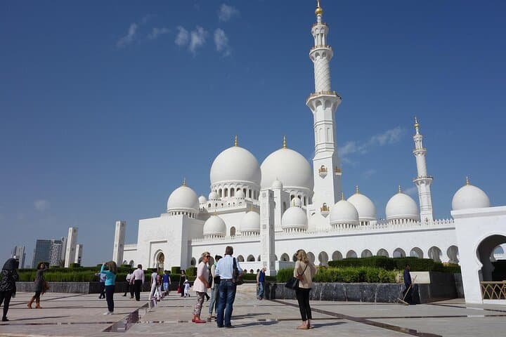 Abu Dhabi Half-Day City Tour with Sheikh Zayed Grand Mosque Express Entry photo 4