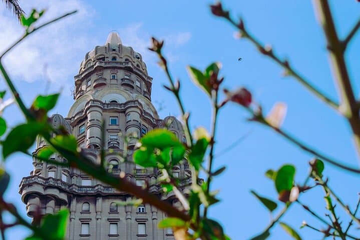 Montevideo Murder Mystery in Pocitos — Self-Guided Outdoor Detective Game photo 5