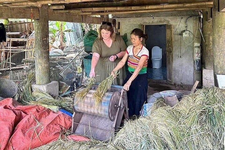 Pu Luong 2-Day Trek & Village Homestay — Rice Terraces, Bamboo Rafting and Cham Stream photo 4