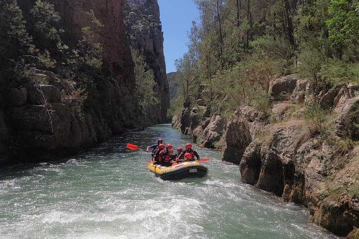 Montanejos Rafting and Fuente de los Baños: Day Trip from Valencia photo 2