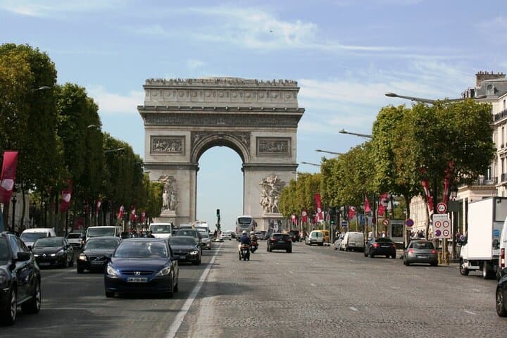 Paris Private Family Tour for Kids — Interactive 4‑Hour City Adventure photo 4