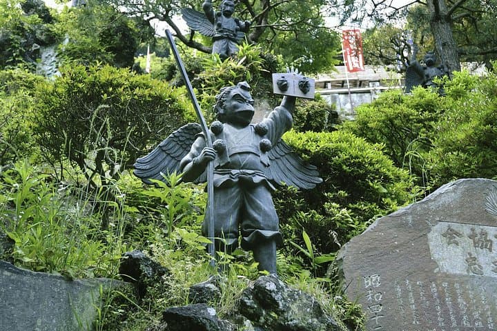 Private Otaru Shore Tour: Canal Walk, Glass-Blowing & Blue Cave Cruise photo 2