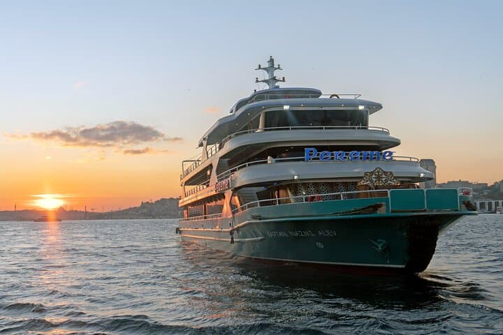 Bosphorus Dinner Cruise with Turkish Night Show — 3-Hour Istanbul Cruise photo 3