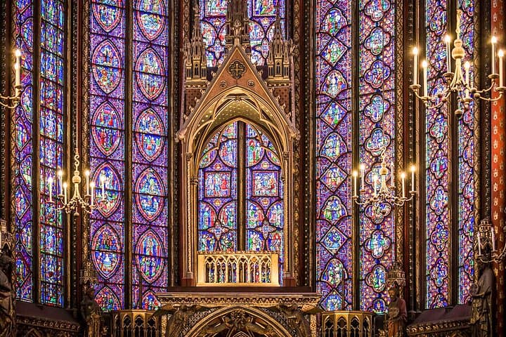 Private Paris Walking Tour: Notre-Dame to the Louvre in 2 Hours photo 2