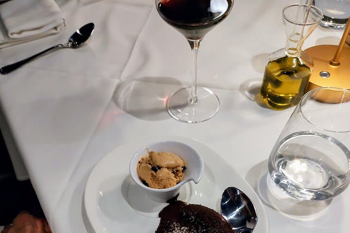 Newport Foodies Winter Stroll: A Culinary Journey Through History photo 2