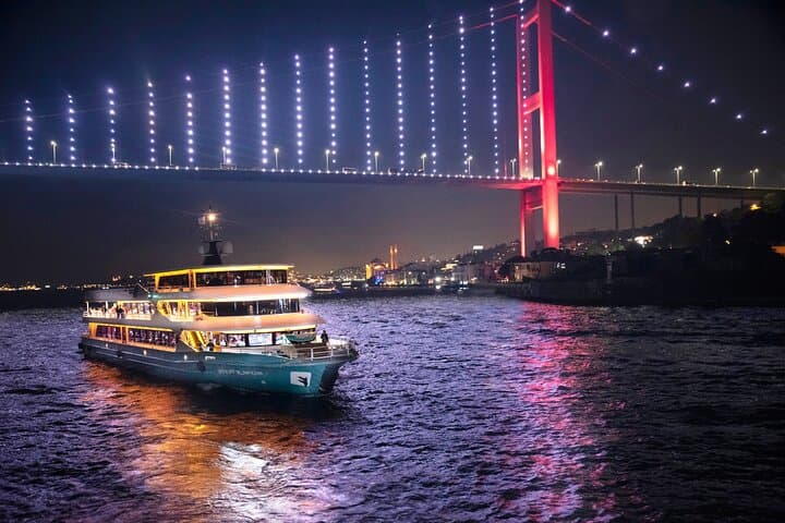 Istanbul Bosphorus Dinner Cruise with Turkish Show: Evening Cruise Between Europe and Asia photo 2